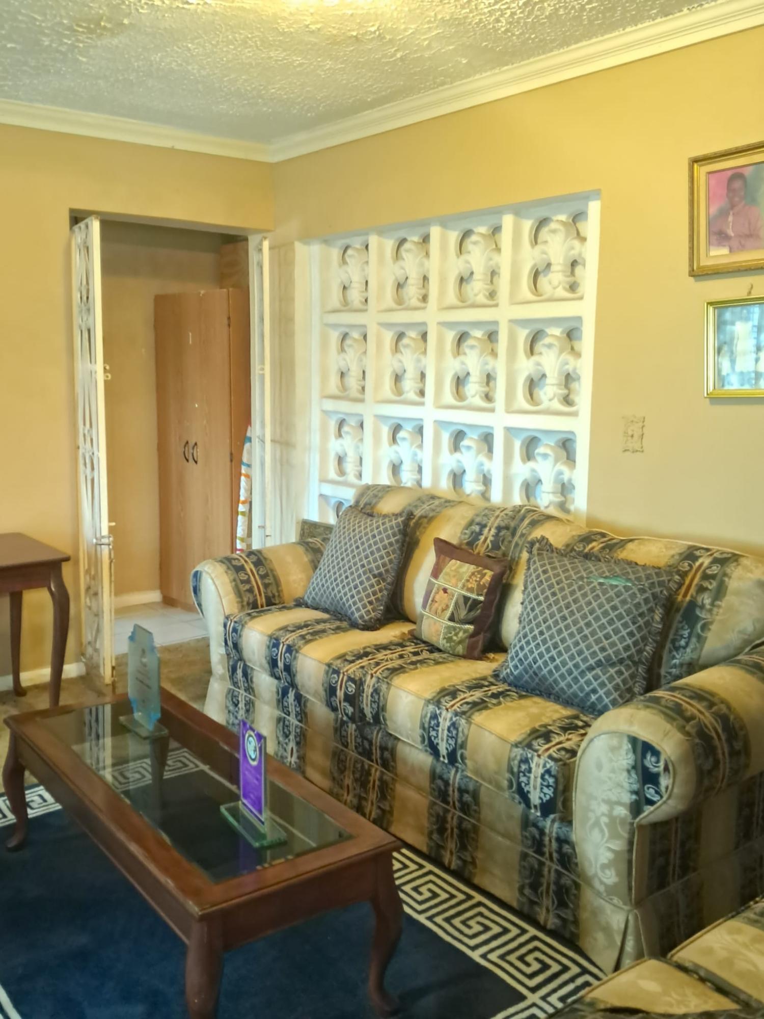 BAMBOO STREET Unit: 1