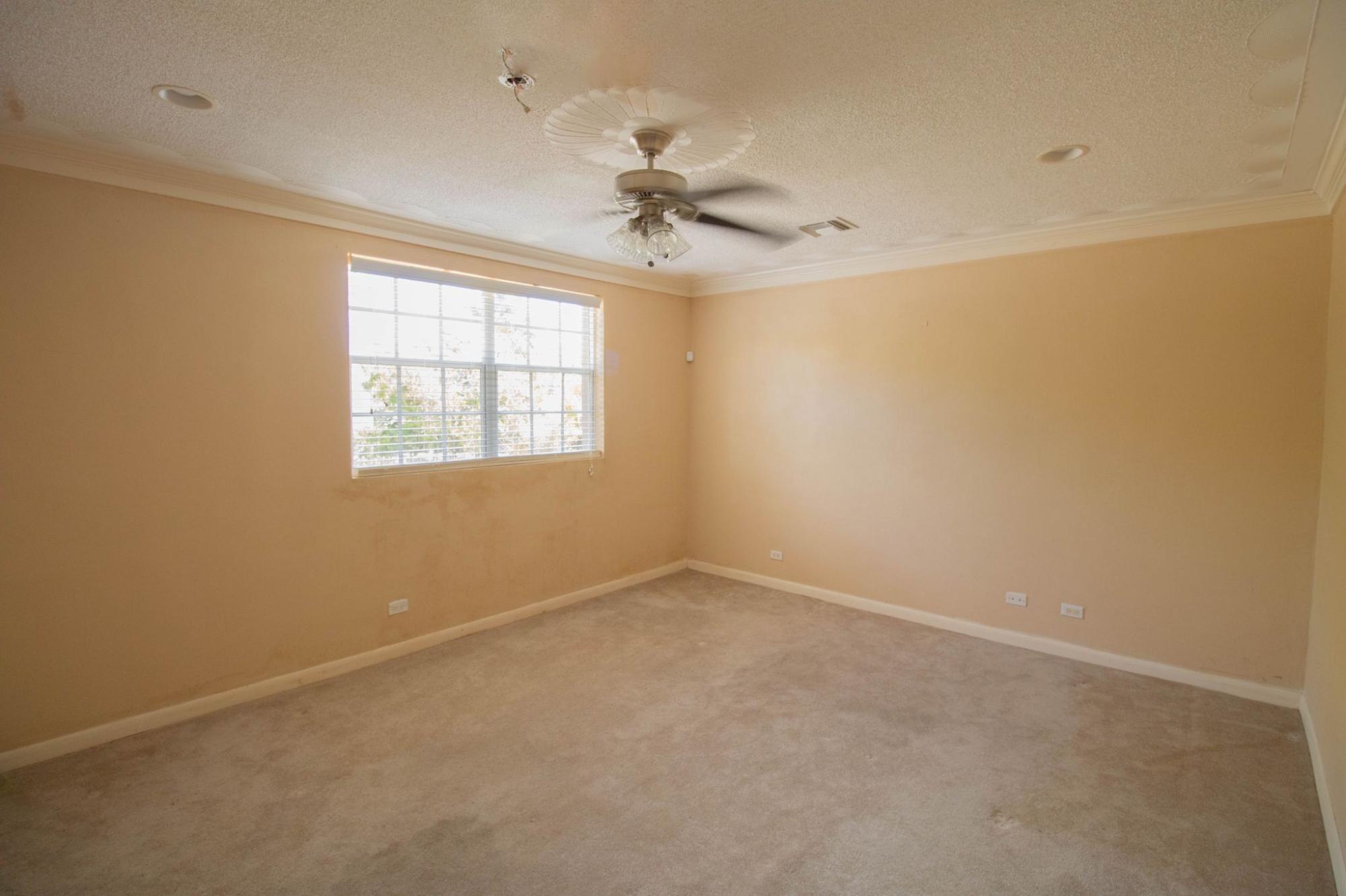 DEALS HEIGHTS Unit: 17