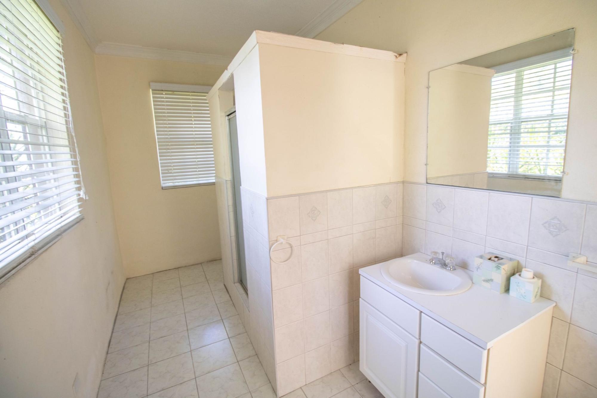 DEALS HEIGHTS Unit: 17