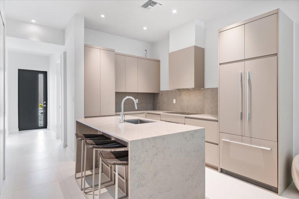 West End LOVE BEACH Unit: D5