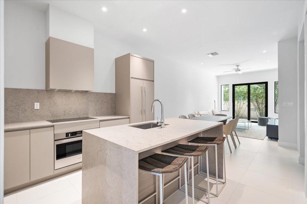 West End LOVE BEACH Unit: D5