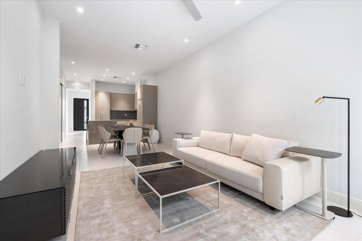 West End LOVE BEACH Unit: D5