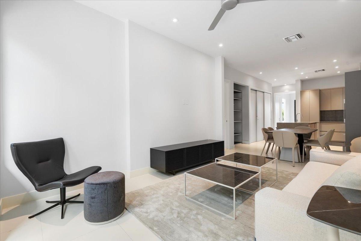 West End LOVE BEACH Unit: D5