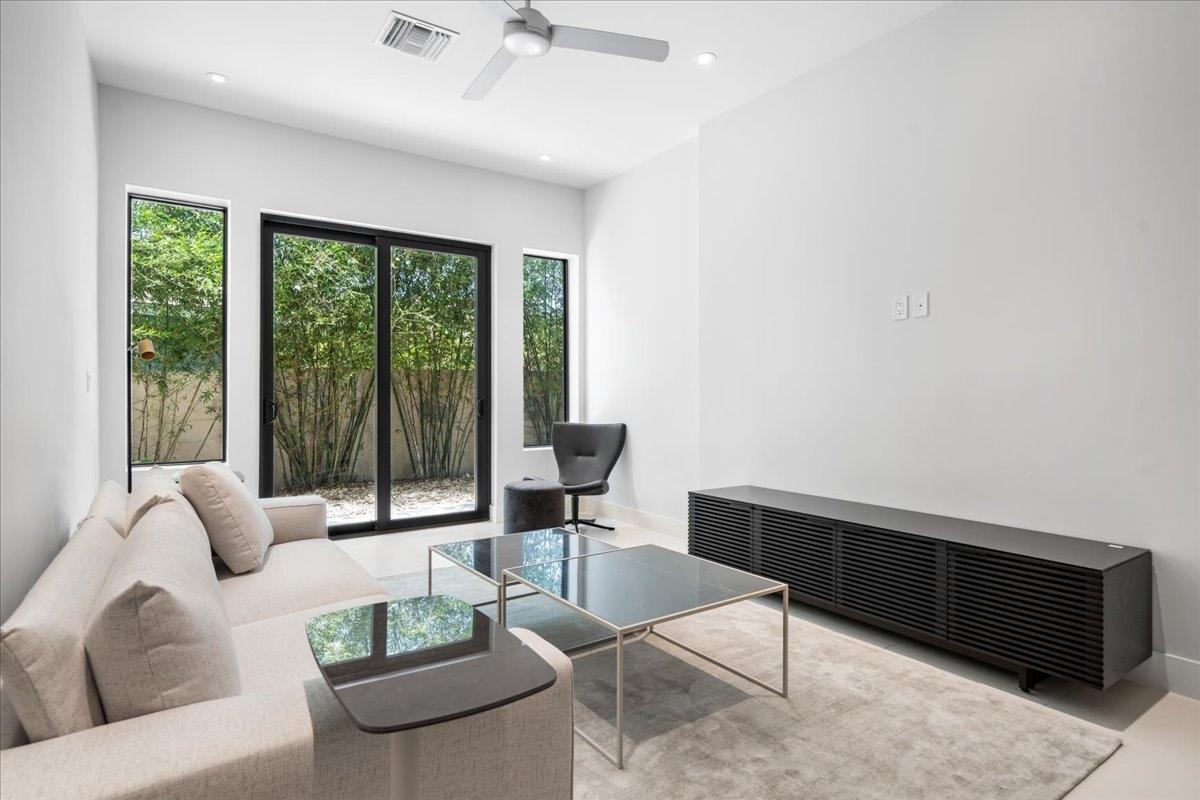 West End LOVE BEACH Unit: D5