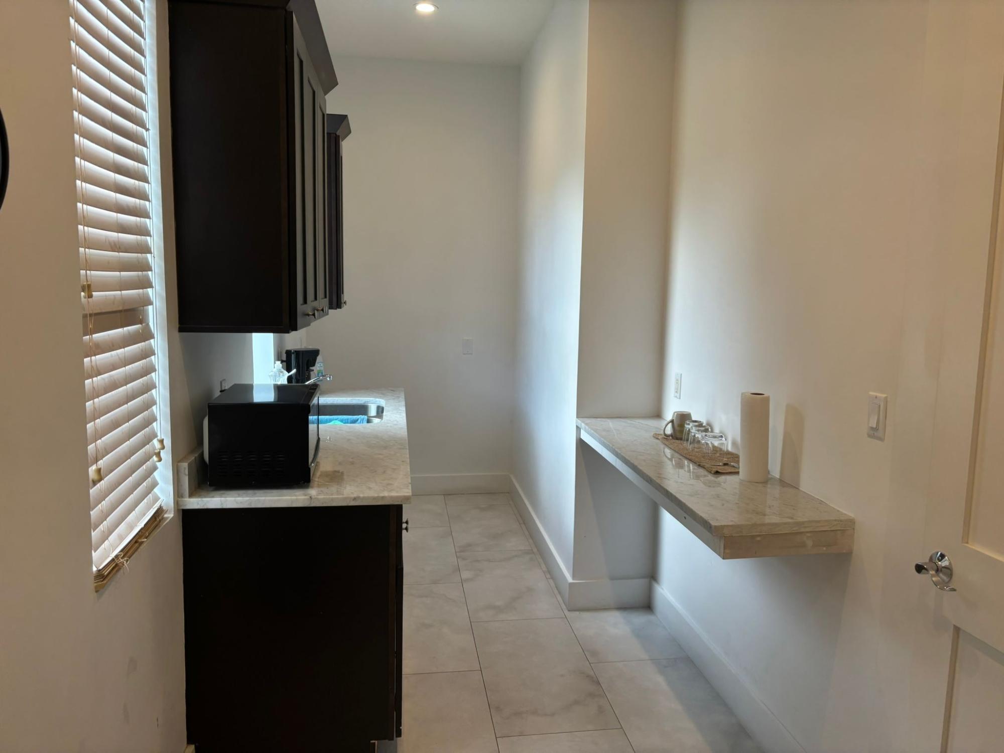 BALMORAL CORPORATE CENTER Unit: Unit C