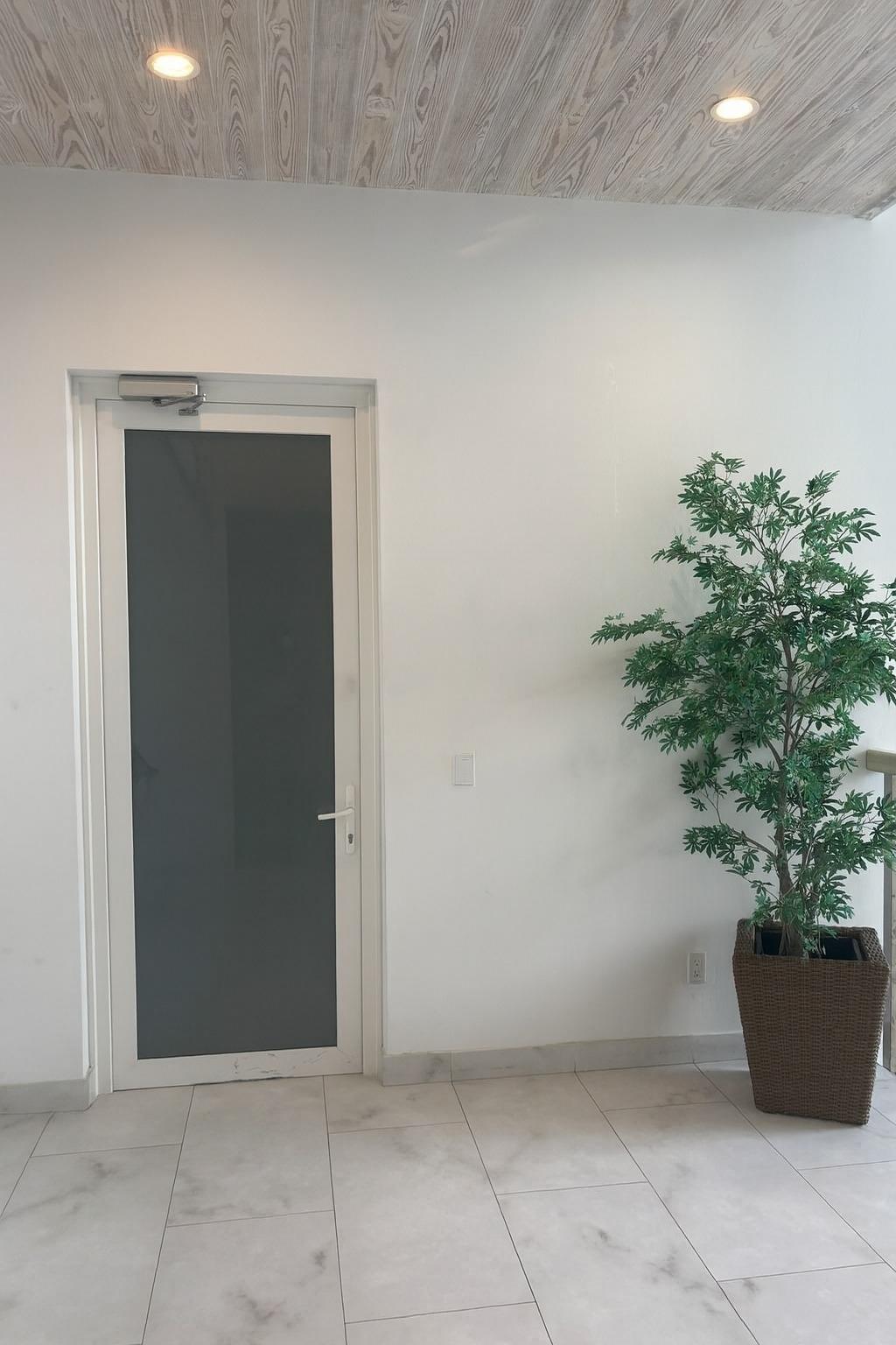 BALMORAL CORPORATE CENTER Unit: Unit C