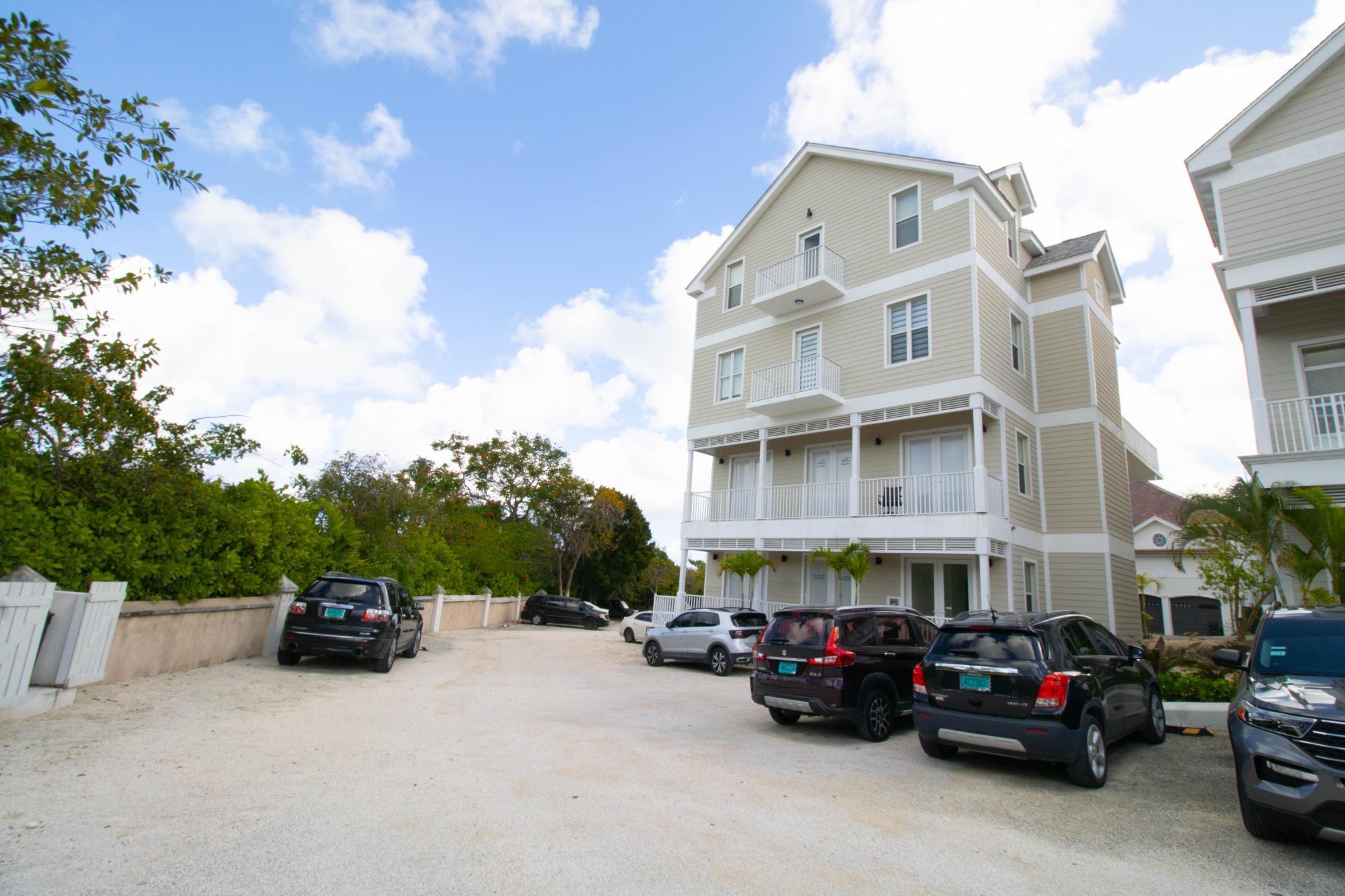 BALMORAL CORPORATE CENTER Unit: Unit C