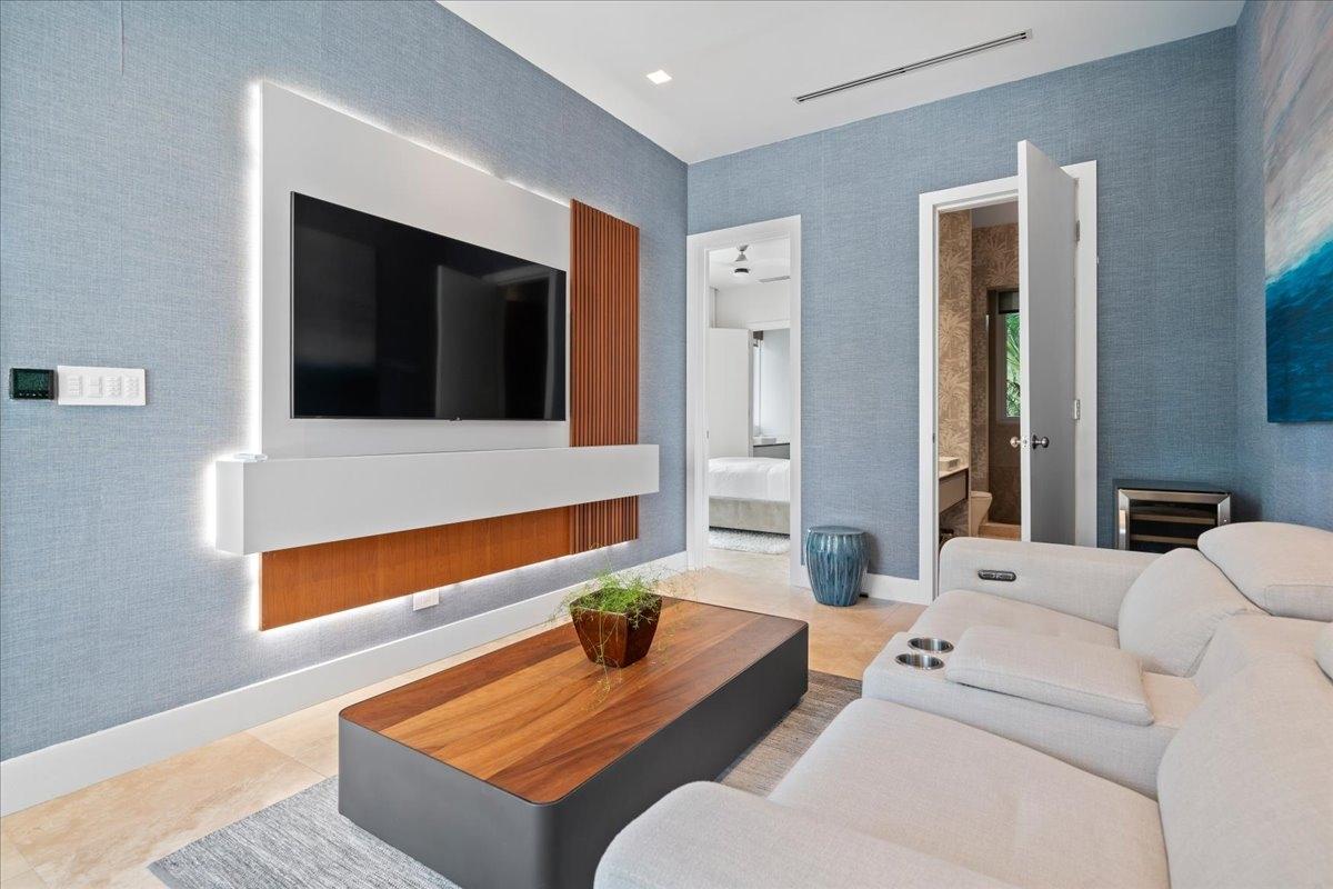 Montague OLD FORT BAY Unit: 18