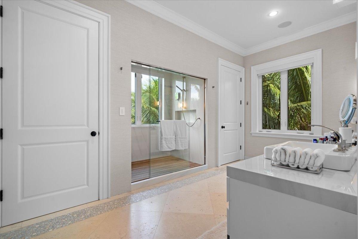 Montague OLD FORT BAY Unit: 18