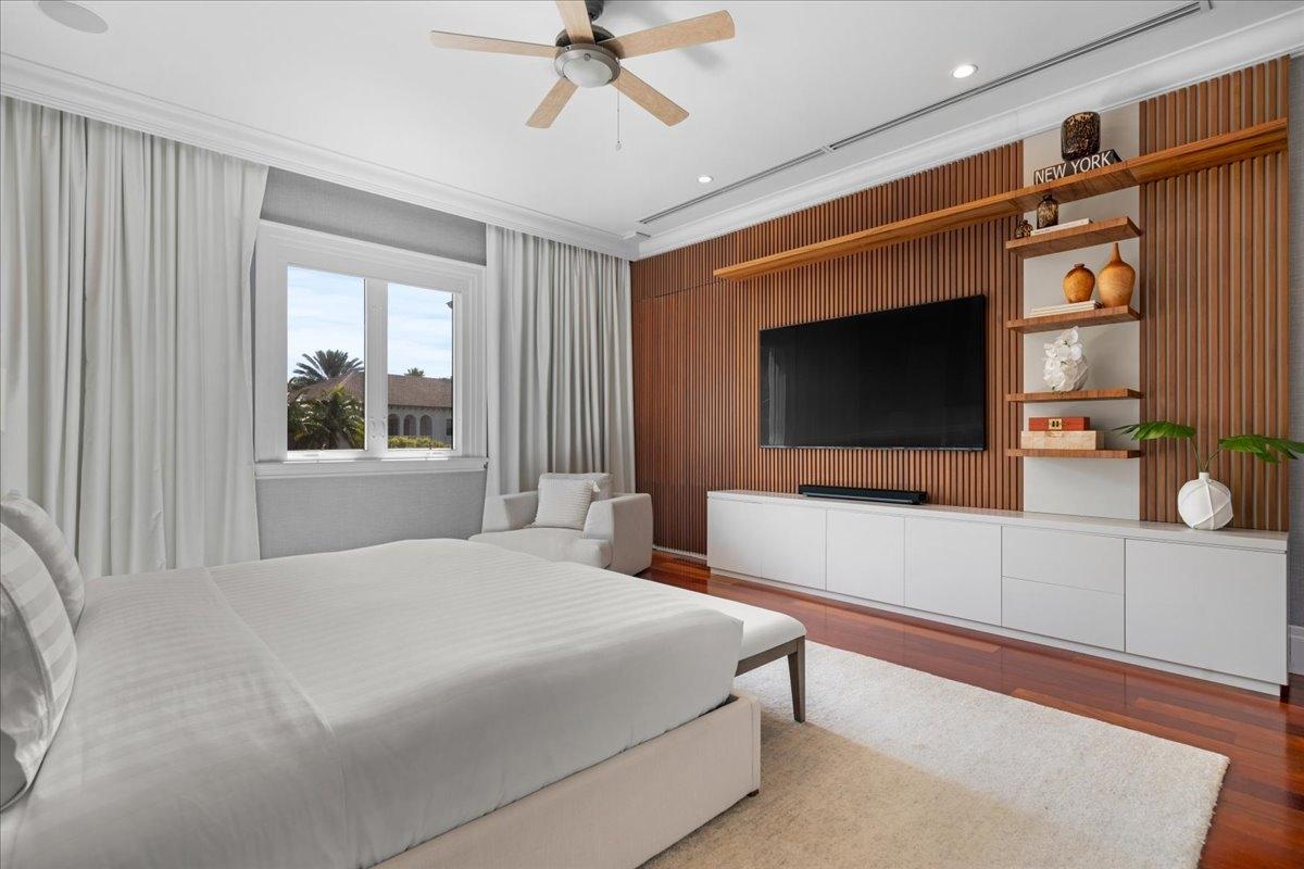 Montague OLD FORT BAY Unit: 18