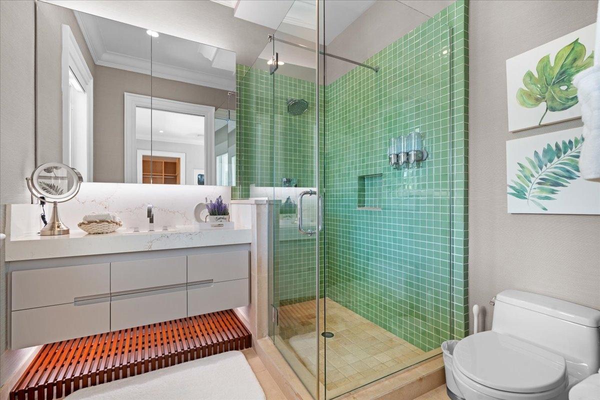 Montague OLD FORT BAY Unit: 18