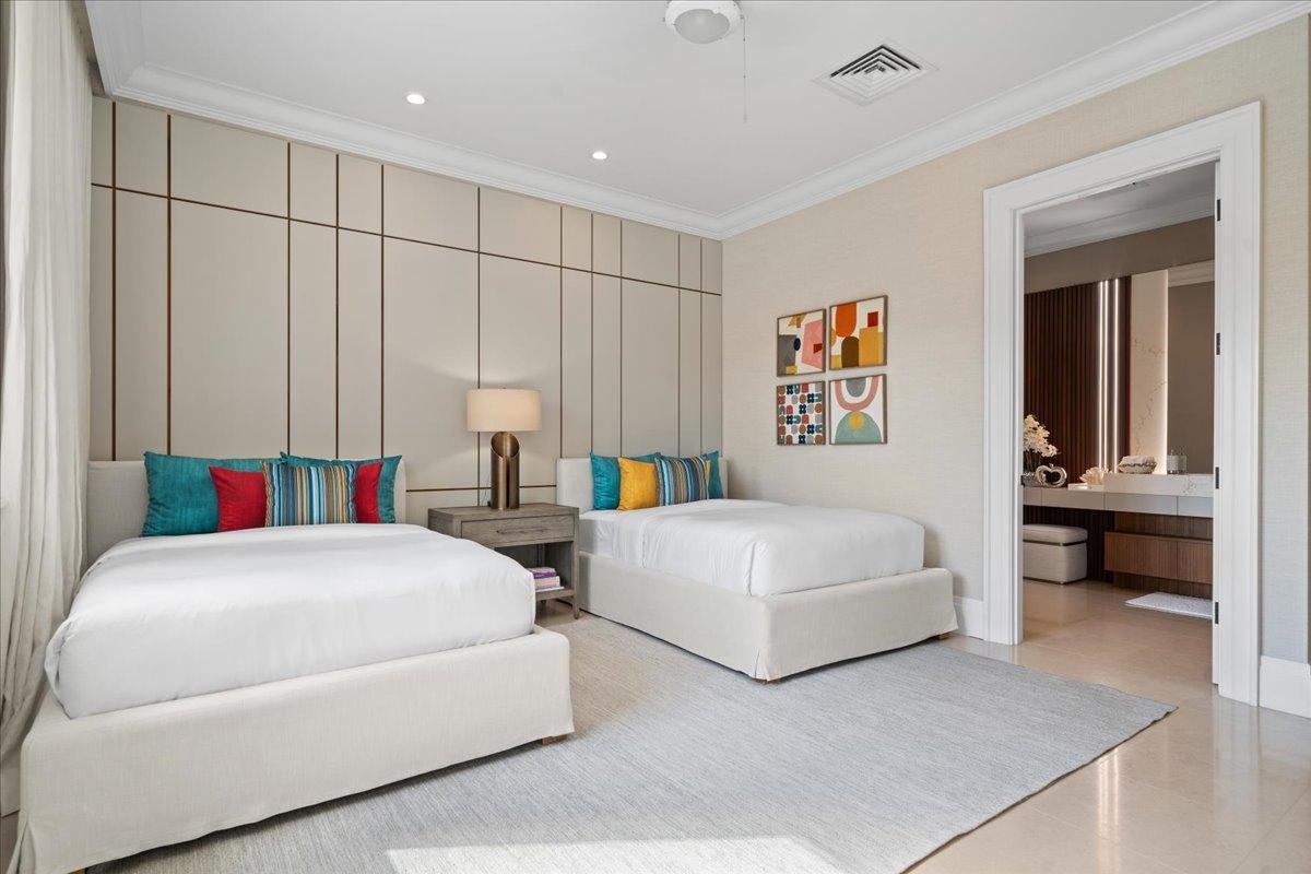 Montague OLD FORT BAY Unit: 18