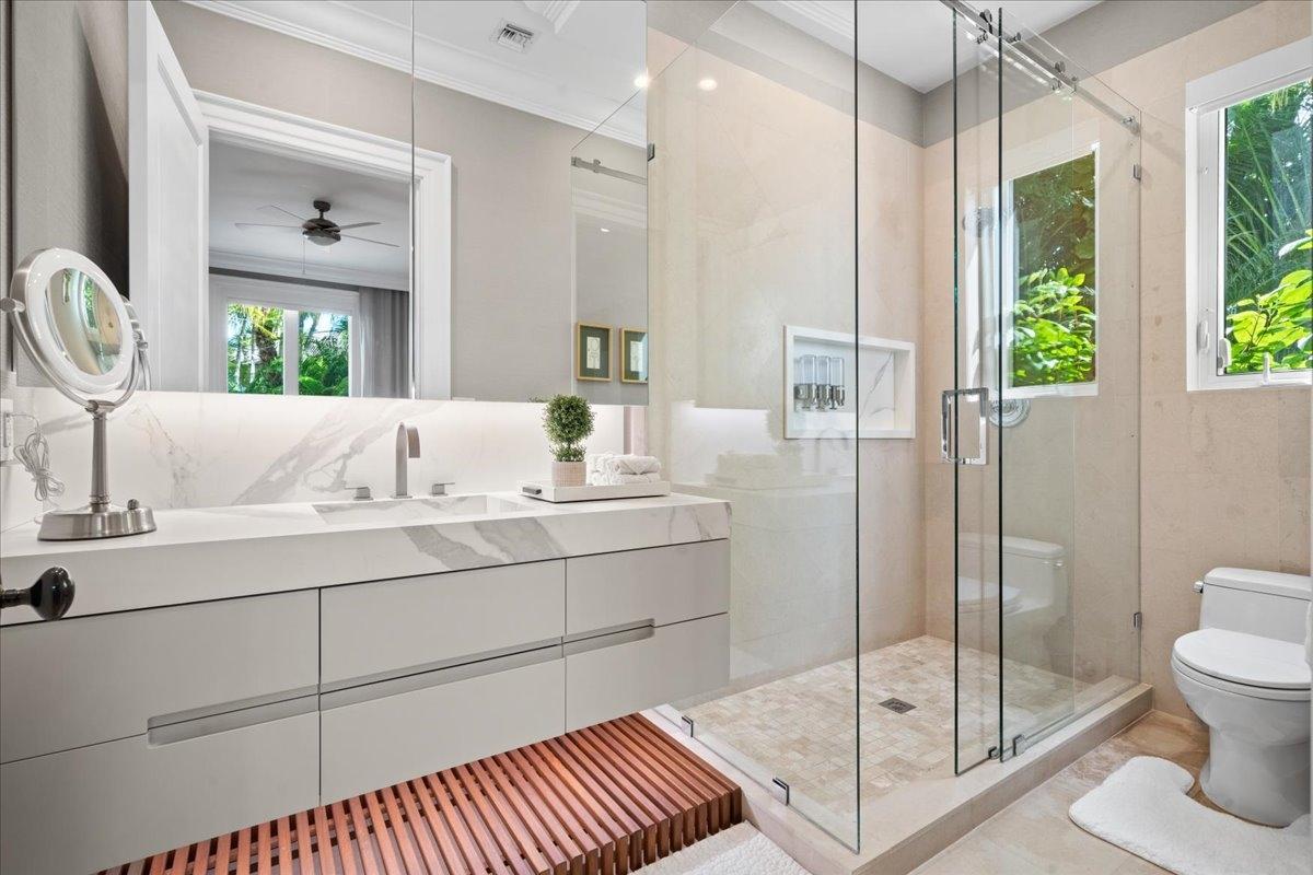 Montague OLD FORT BAY Unit: 18