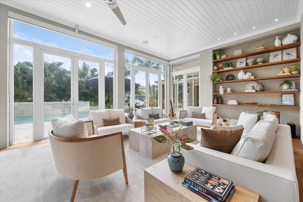 Montague OLD FORT BAY Unit: 18