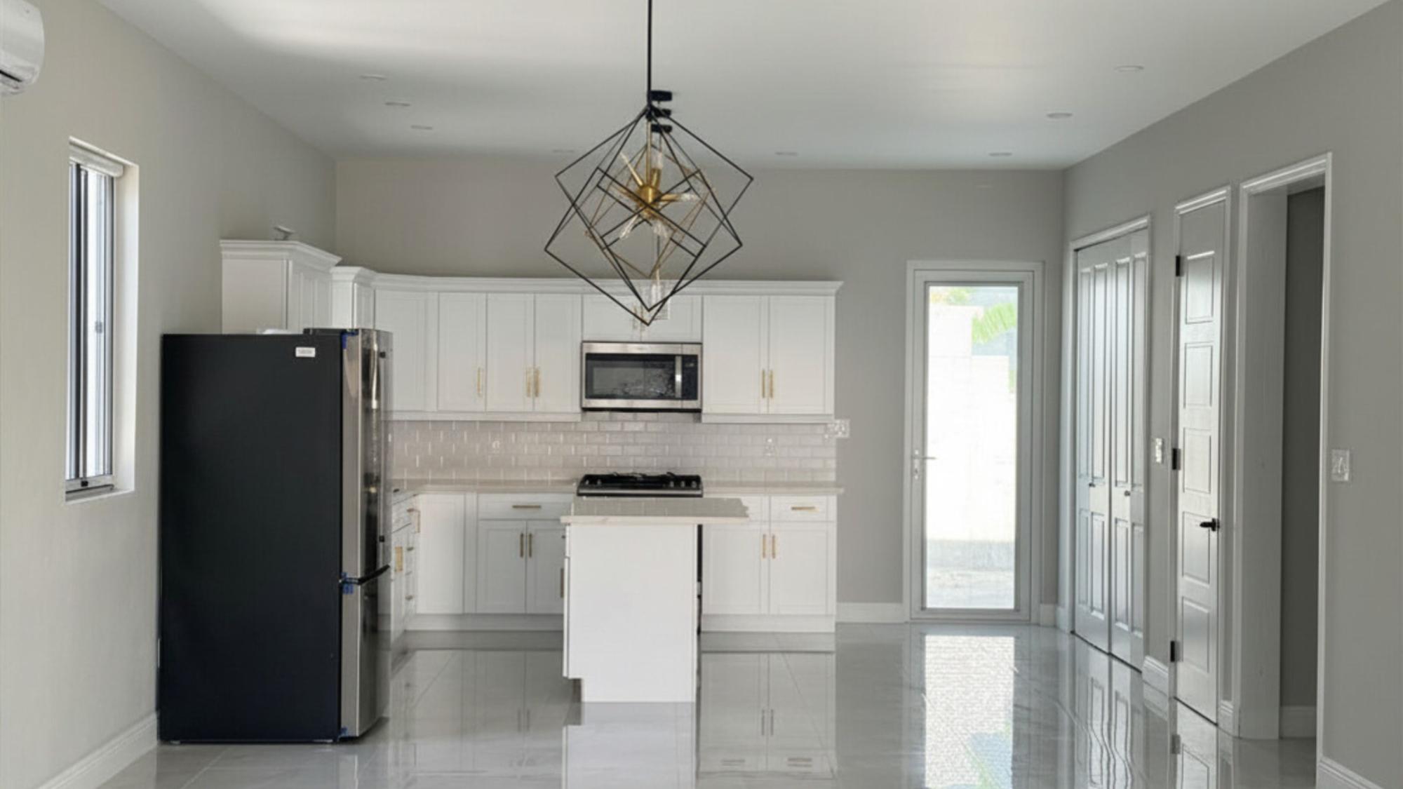 VENICE BAY, ROOSEVELT CAY Unit: 2