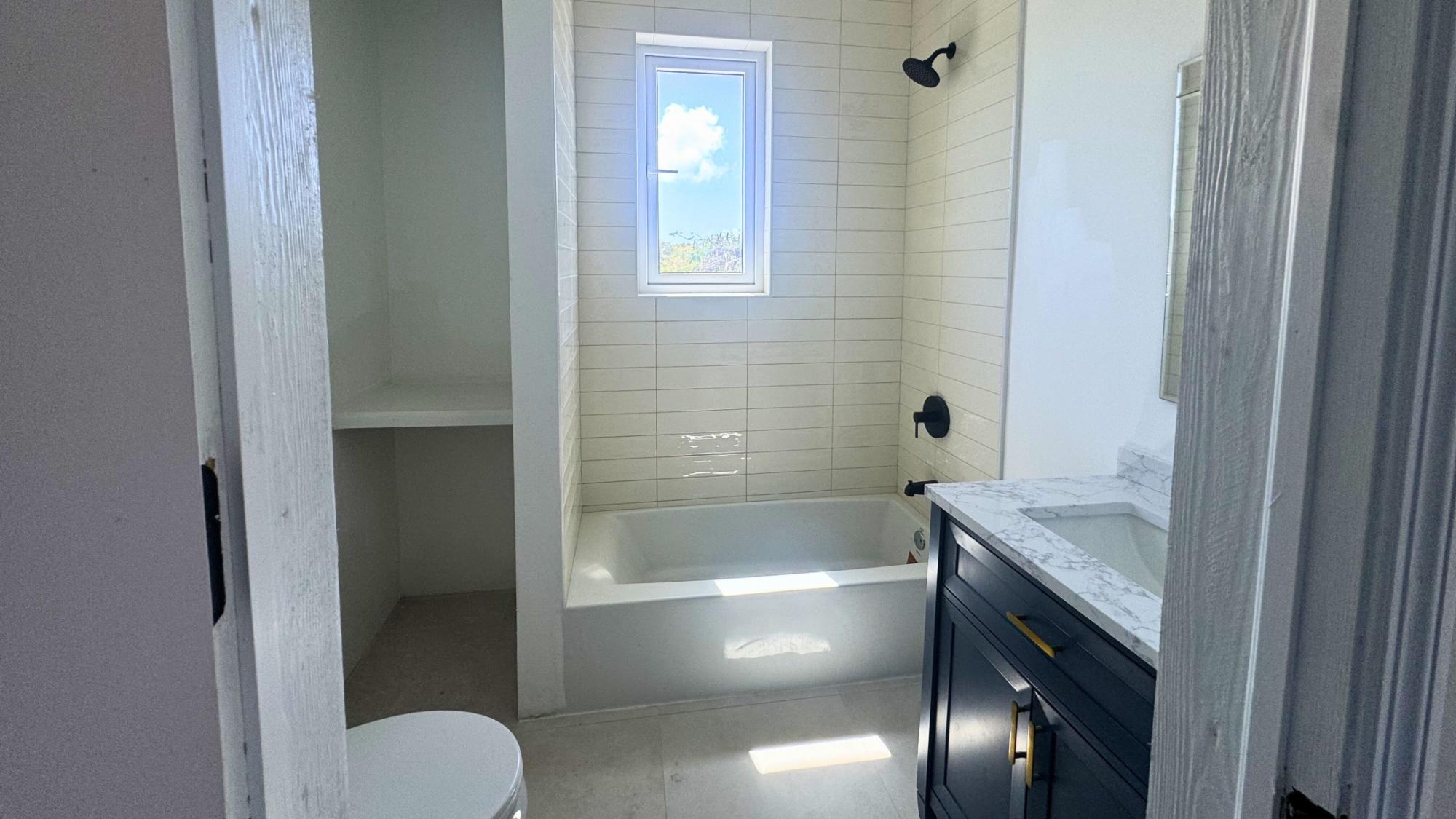 VENICE BAY, ROOSEVELT CAY Unit: 2