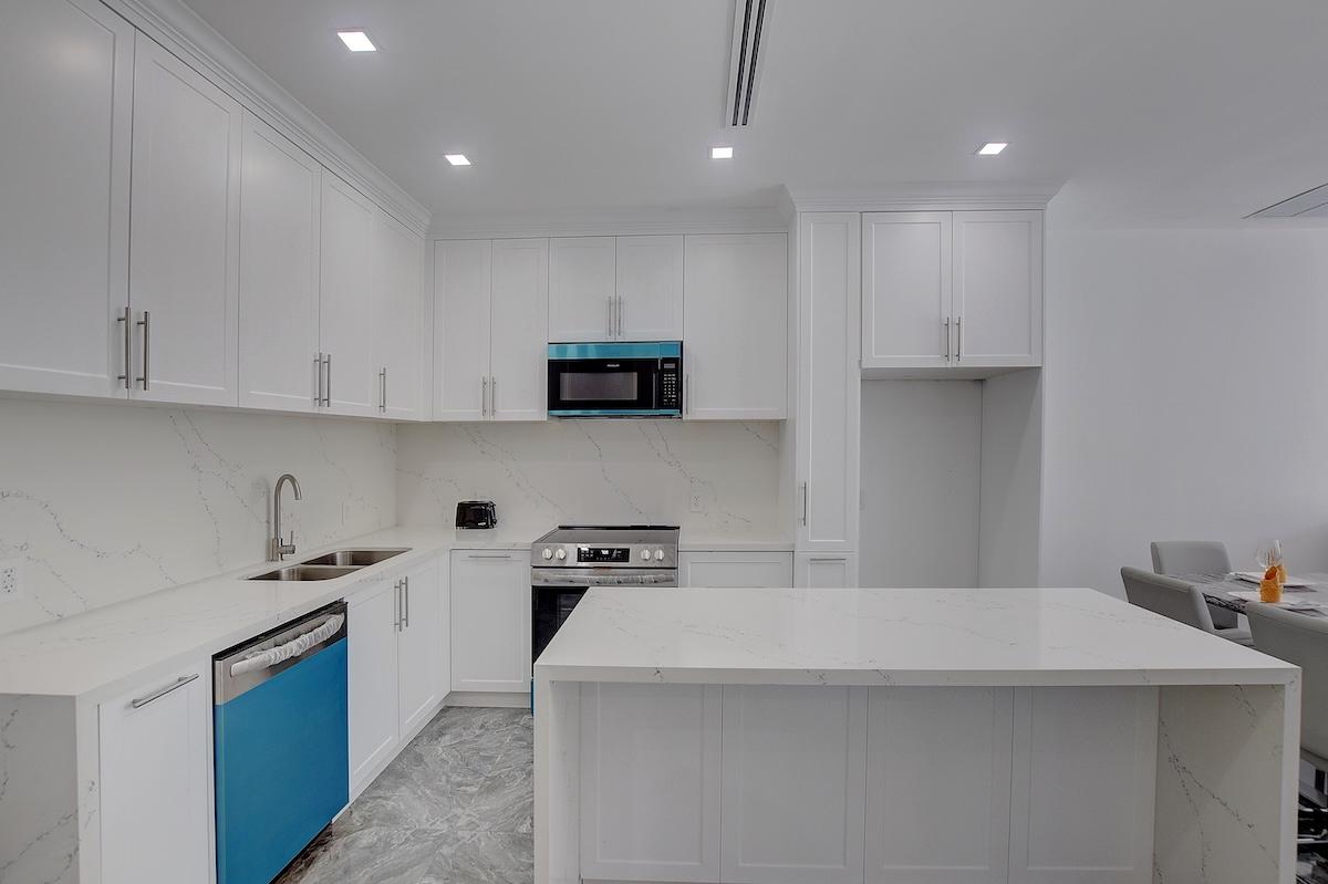 #6 NICHOLAS CAY, VENICE BAY Unit: 105