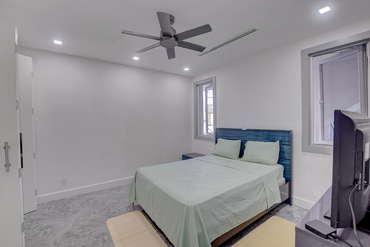 #6 NICHOLAS CAY, VENICE BAY Unit: 105