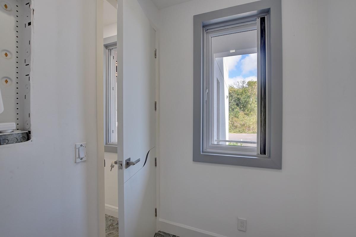 #6 NICHOLAS CAY, VENICE BAY Unit: 105