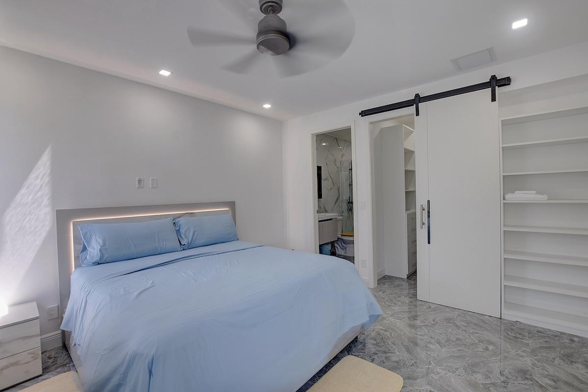 #6 NICHOLAS CAY, VENICE BAY Unit: 105