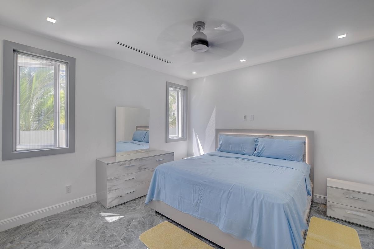 #6 NICHOLAS CAY, VENICE BAY Unit: 104