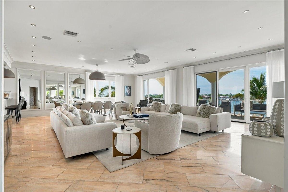 Yolanda PARADISE ISLAND Unit: 5