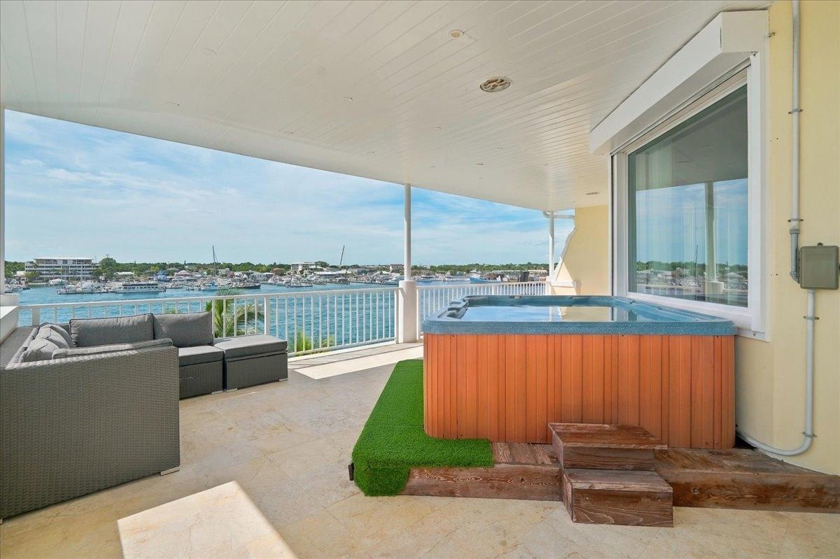 Yolanda PARADISE ISLAND Unit: 5