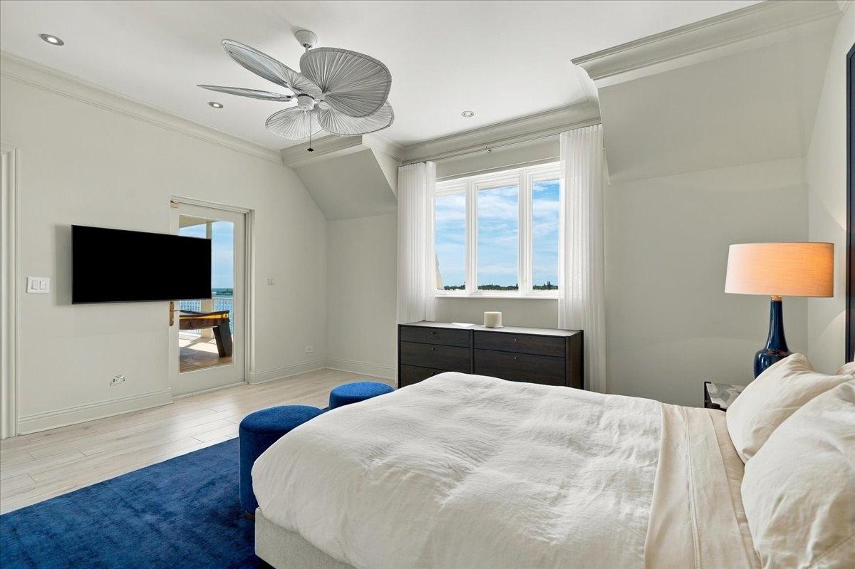 Yolanda PARADISE ISLAND Unit: 5