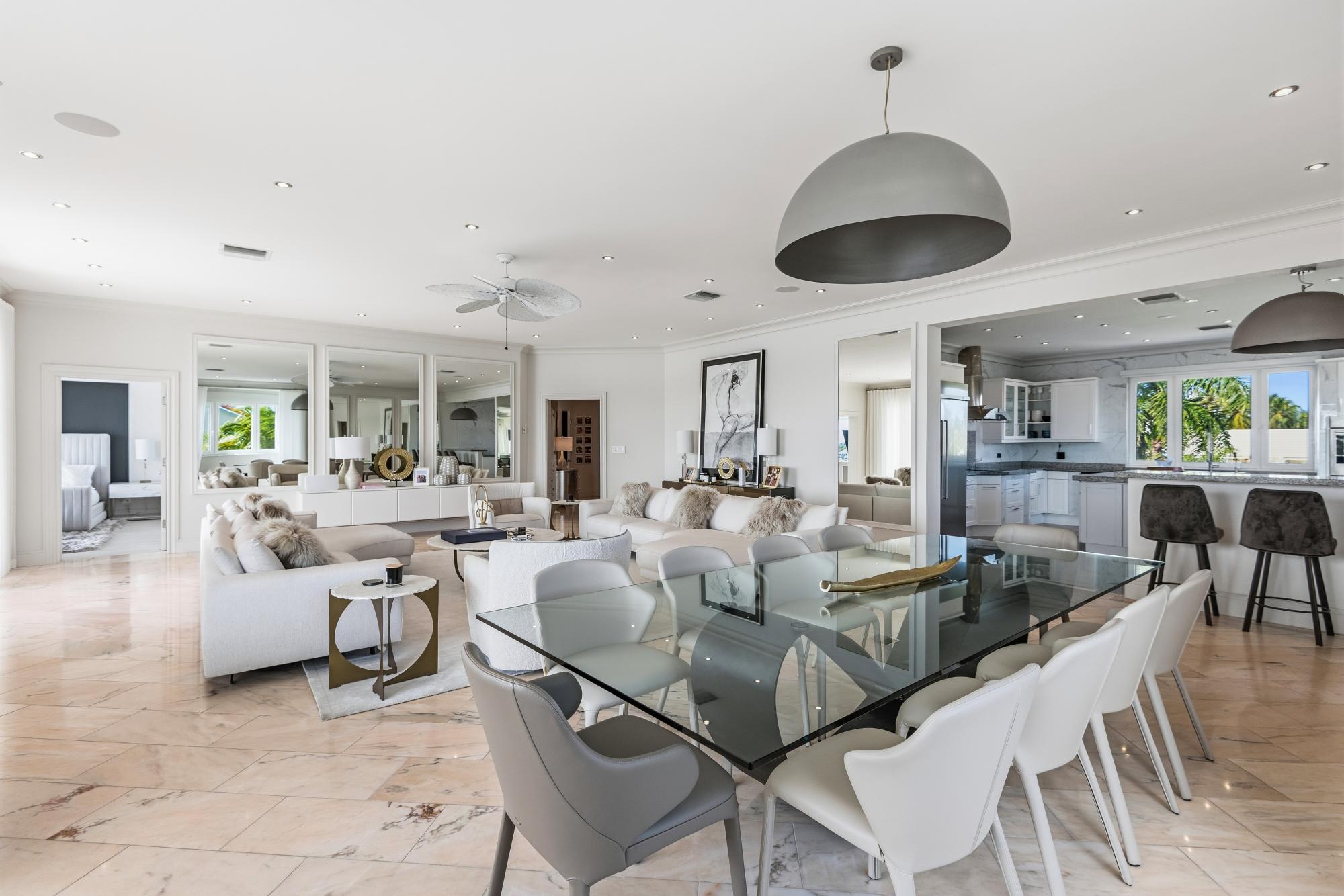 Yolanda PARADISE ISLAND Unit: 5