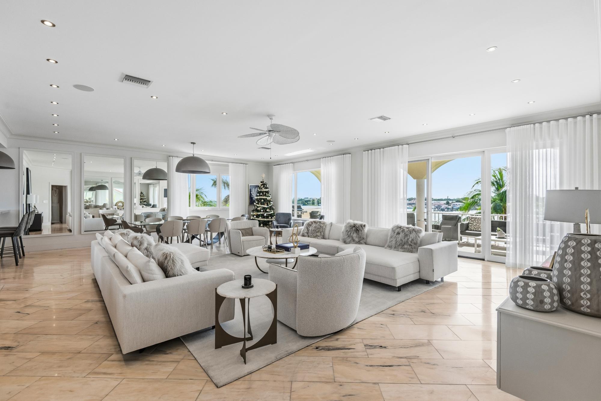 Yolanda PARADISE ISLAND Unit: 5