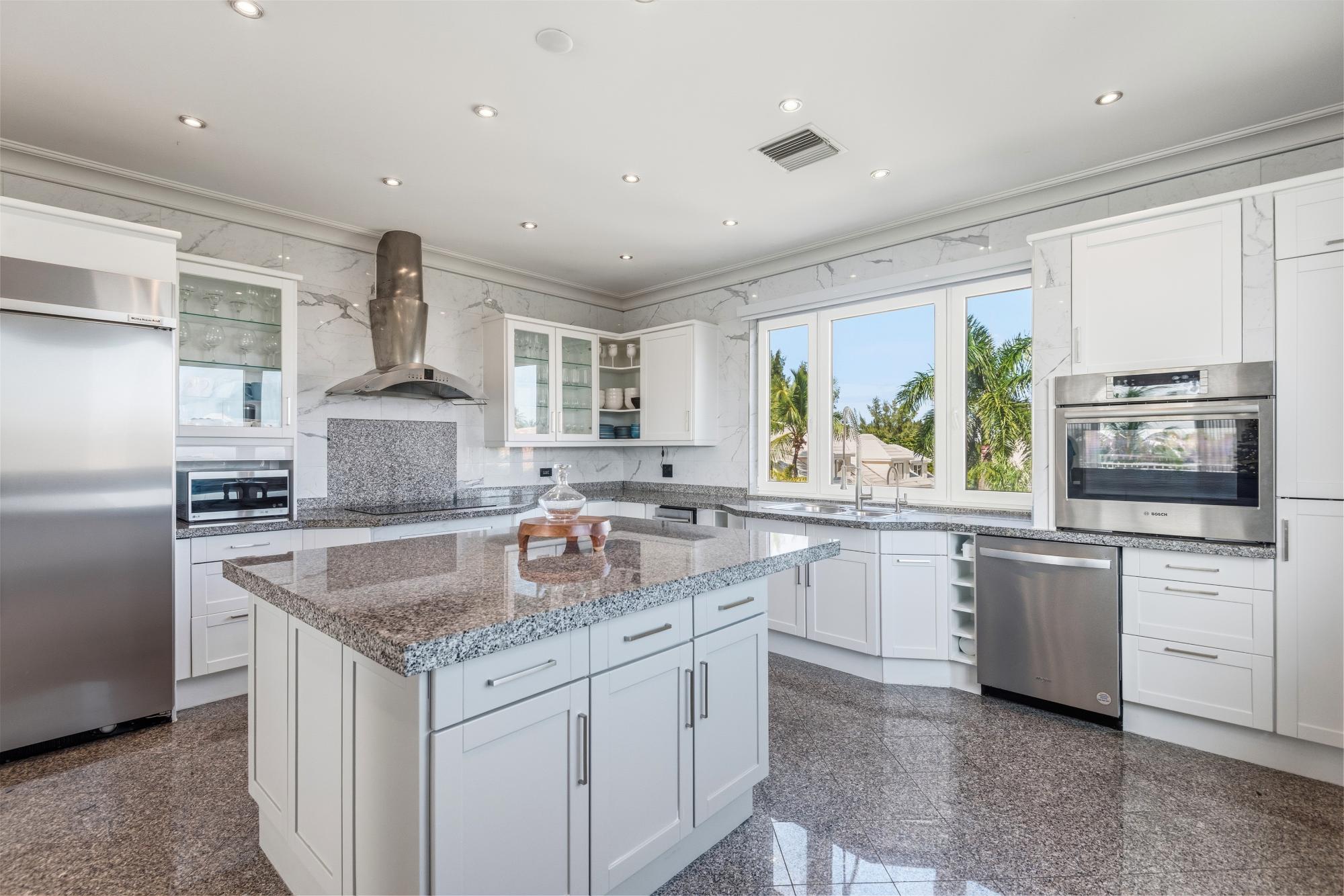 Yolanda PARADISE ISLAND Unit: 5