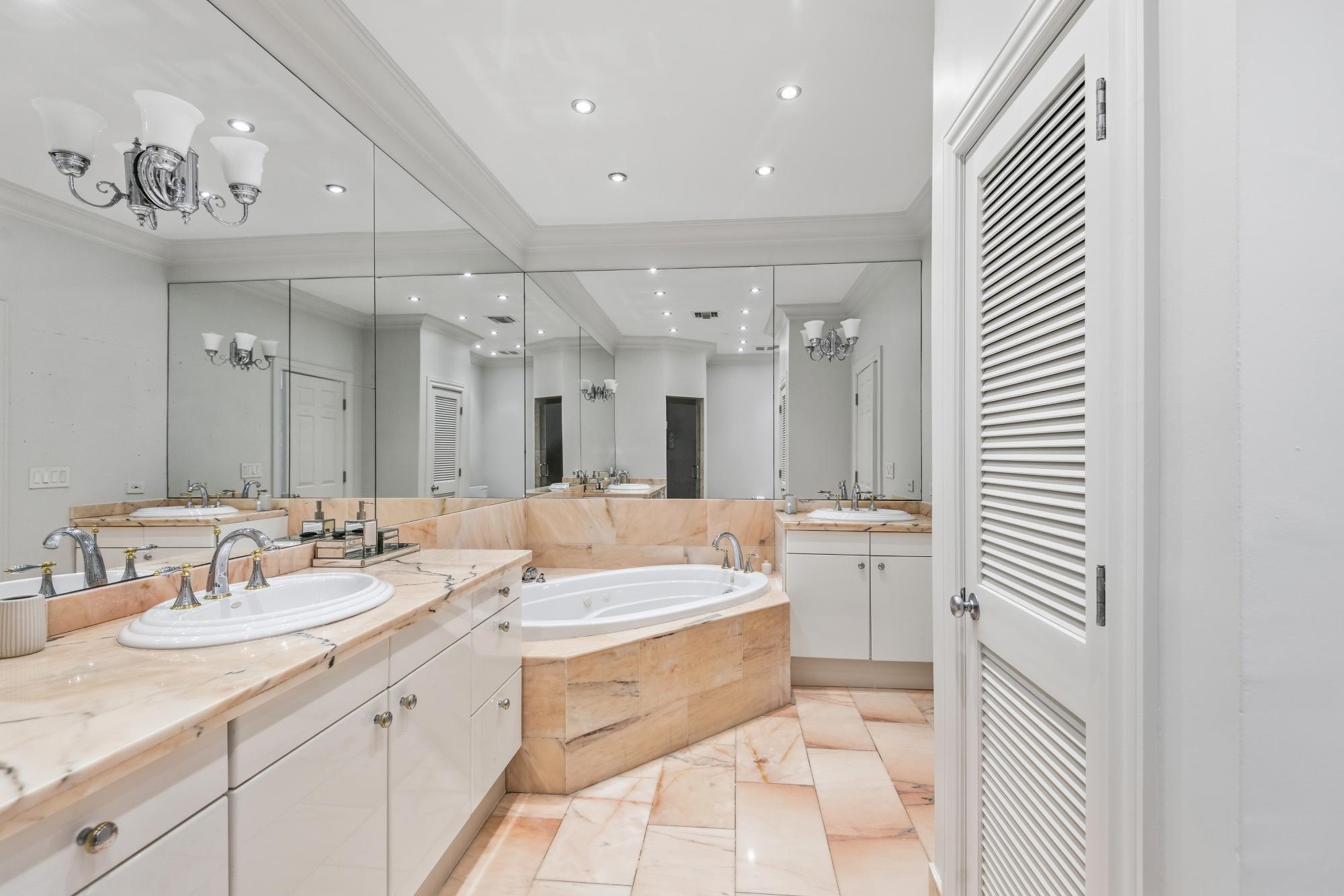 Yolanda PARADISE ISLAND Unit: 5