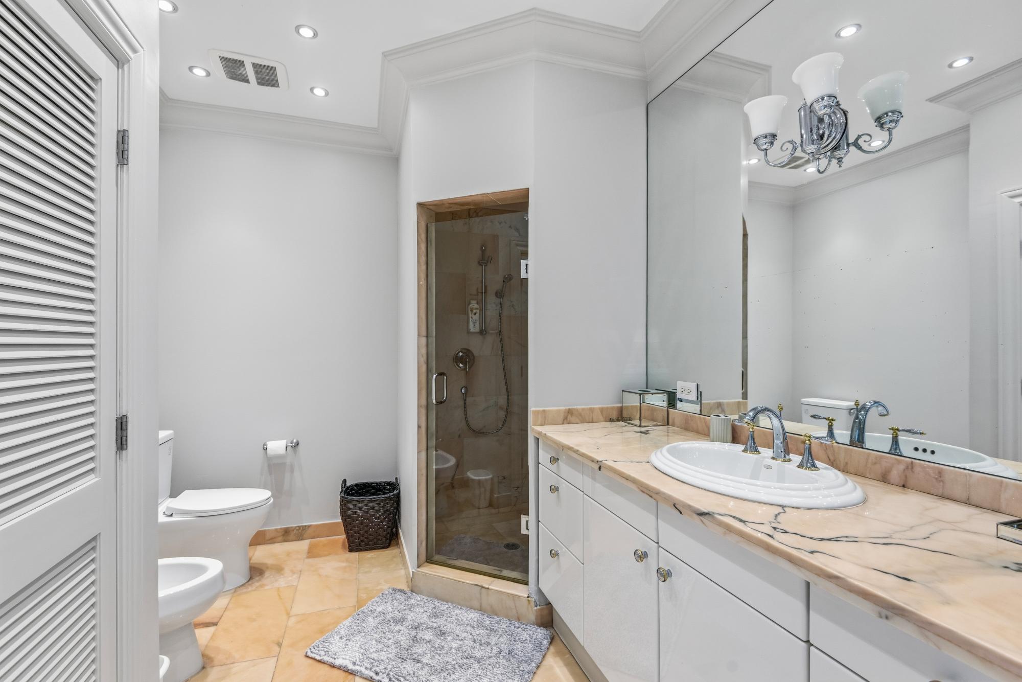 Yolanda PARADISE ISLAND Unit: 5