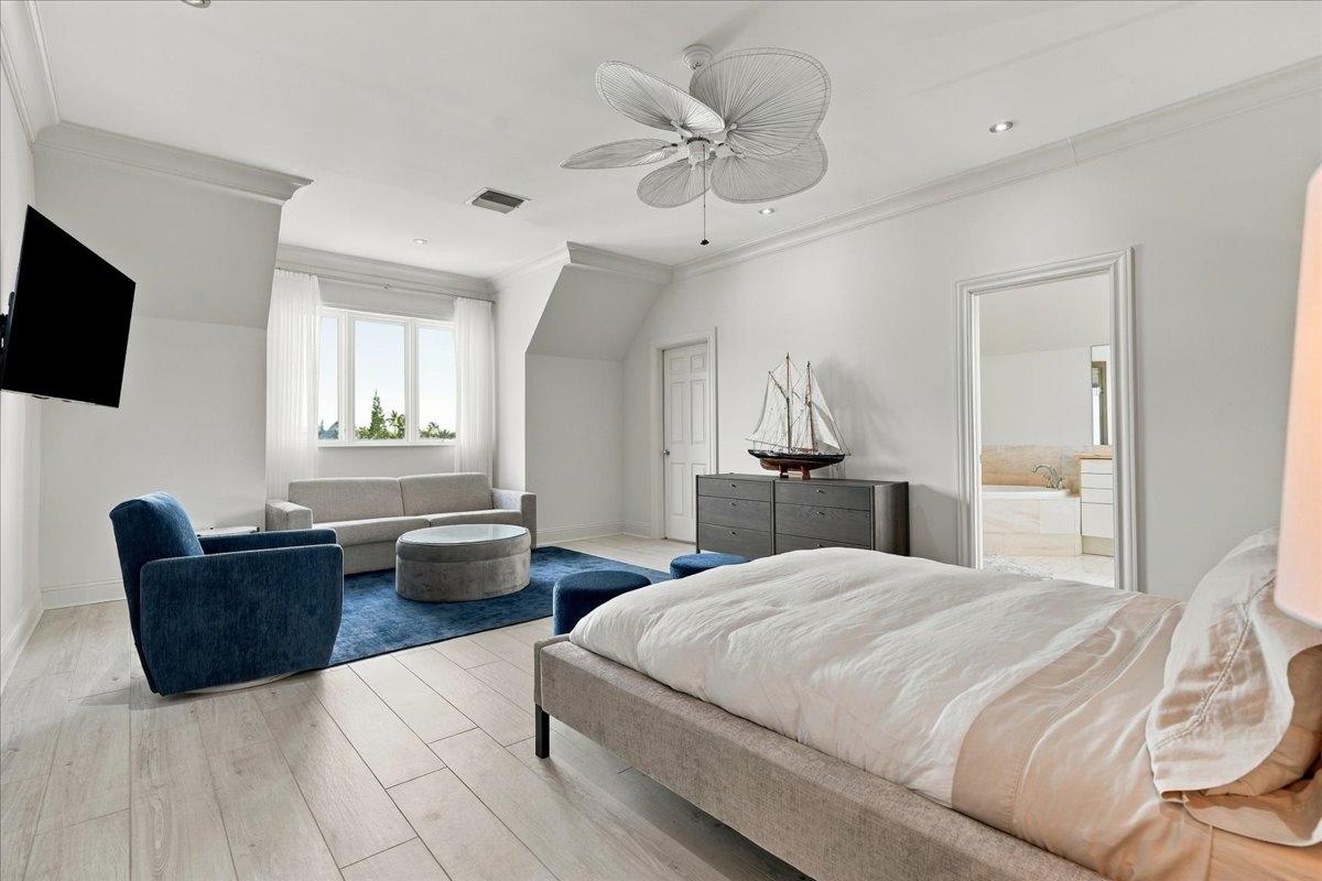 Yolanda PARADISE ISLAND Unit: 5