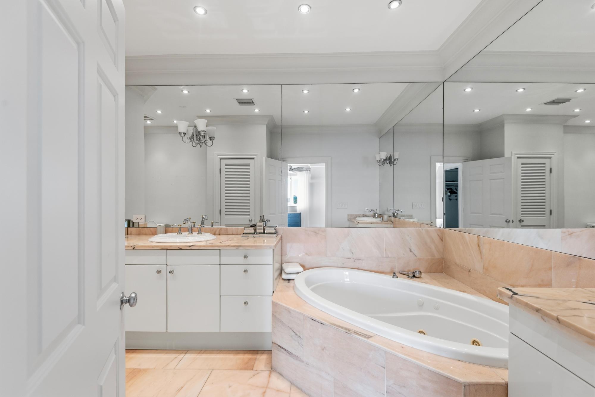 Yolanda PARADISE ISLAND Unit: 5