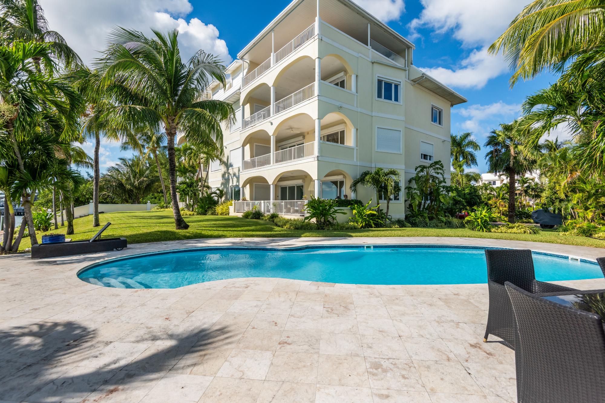 Yolanda PARADISE ISLAND Unit: 5