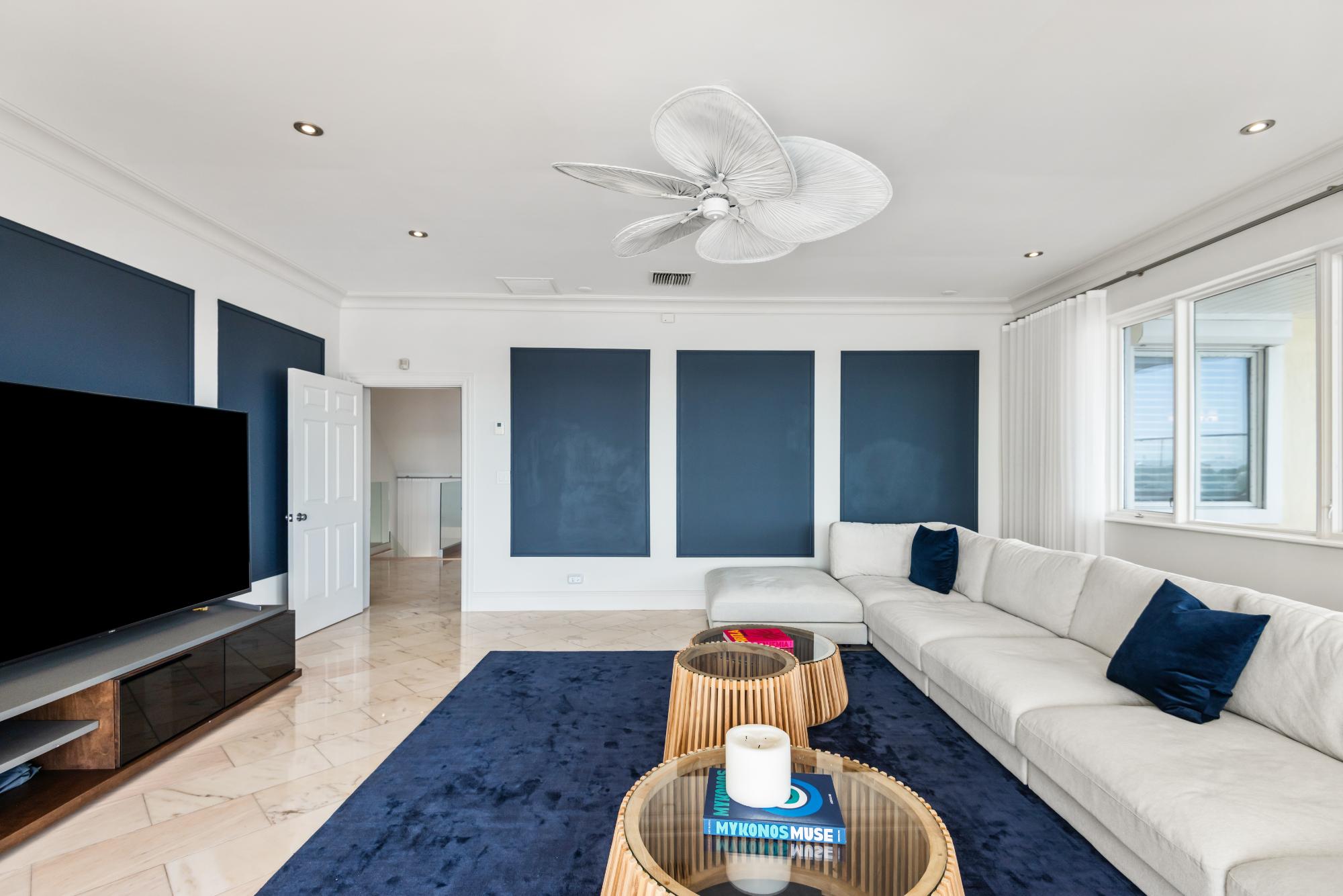 Yolanda PARADISE ISLAND Unit: 5