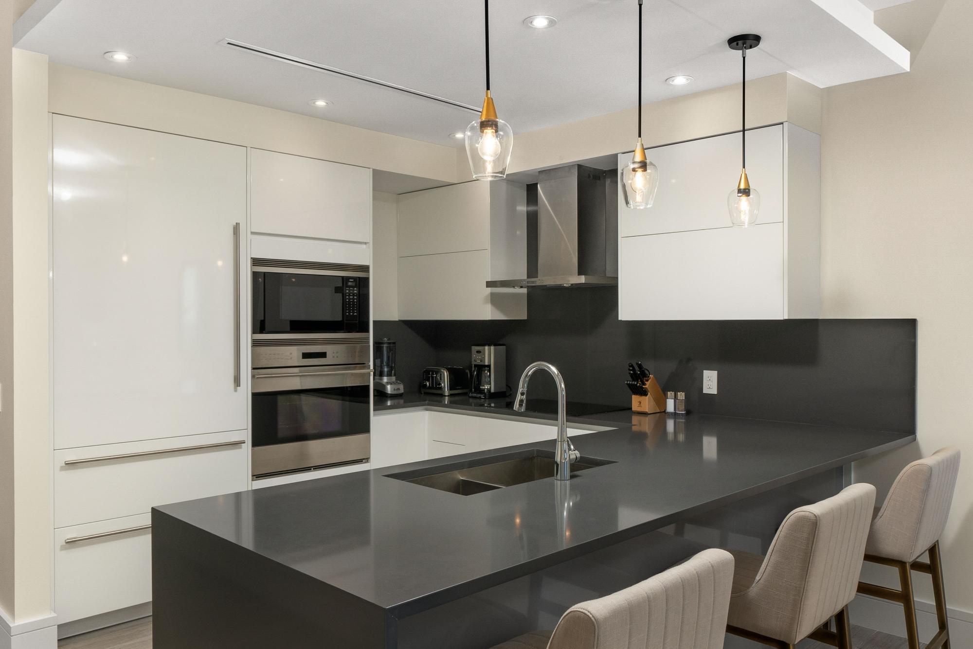 PH 8 THIRTY SIX FOR RENT
