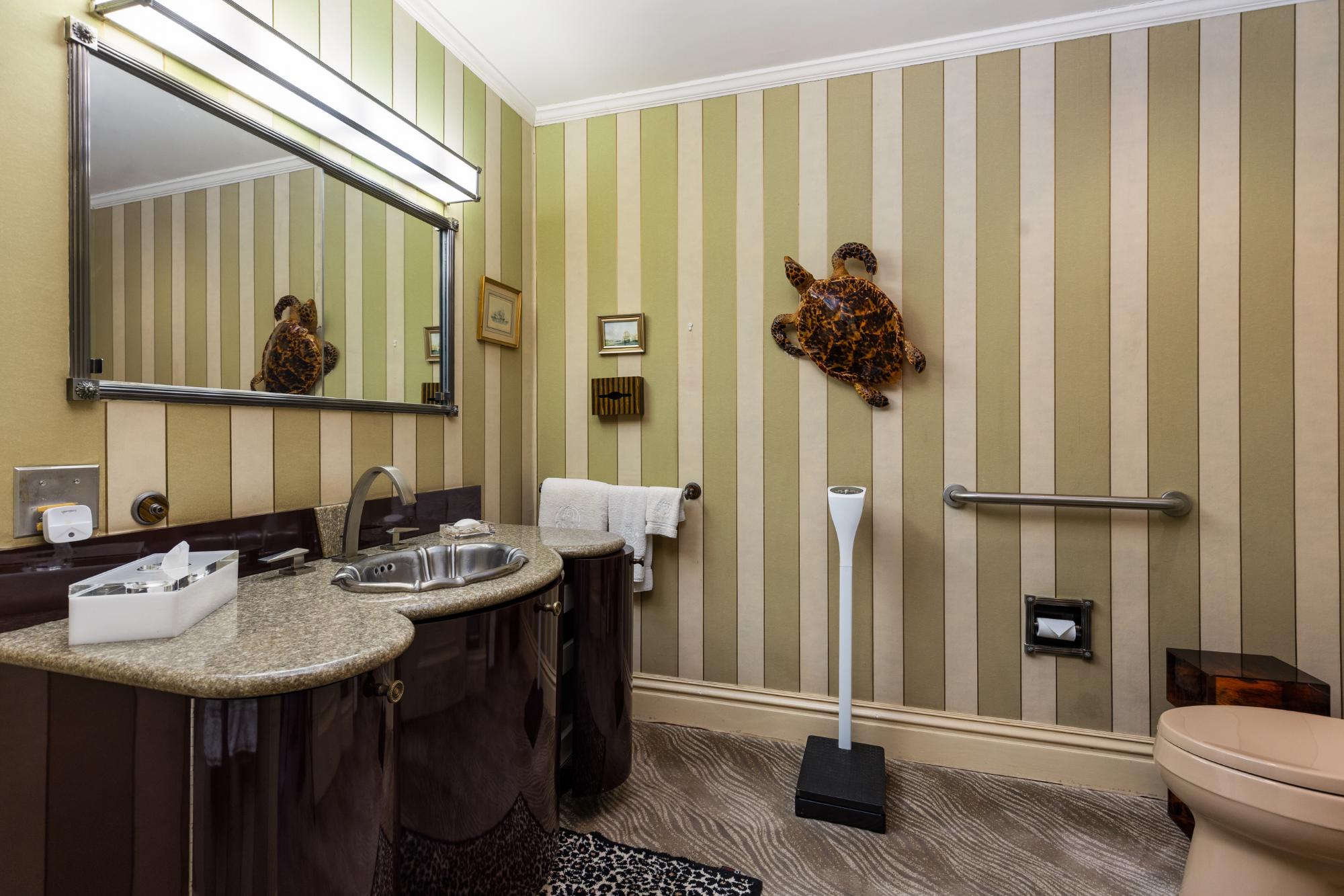 EDGEWATER, LYFORD CAY DR Unit: Oakes