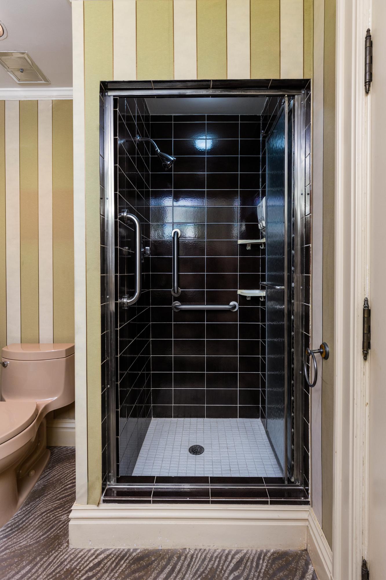 EDGEWATER, LYFORD CAY DR Unit: Oakes