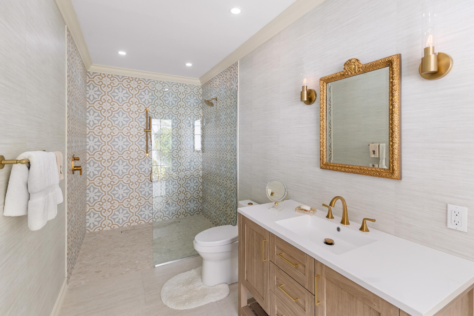 EDGEWATER, LYFORD CAY DR Unit: Oakes