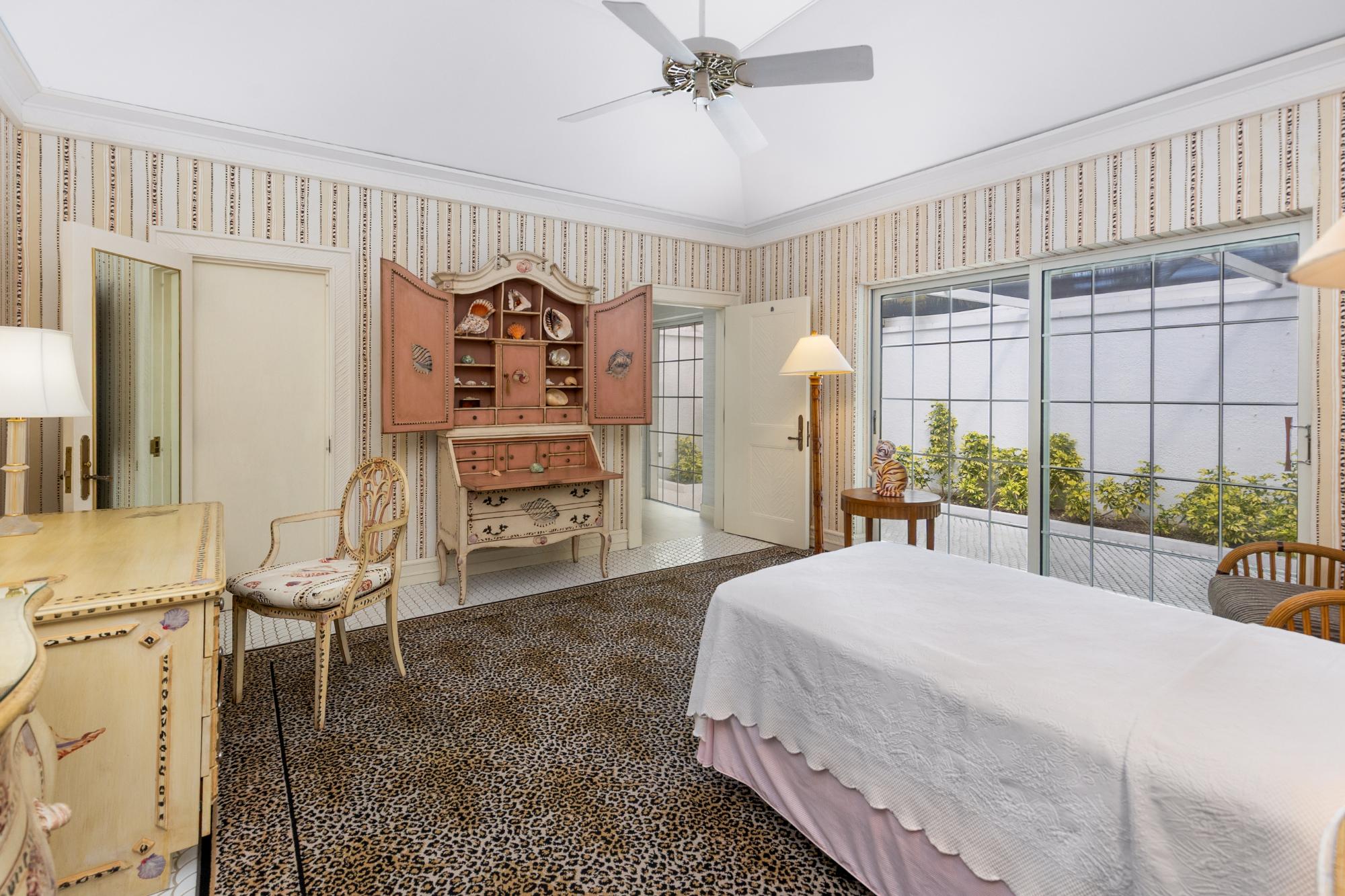 EDGEWATER, LYFORD CAY DR Unit: Oakes