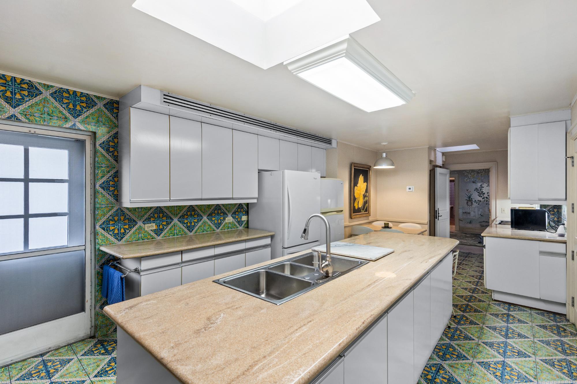 EDGEWATER, LYFORD CAY DR Unit: Oakes