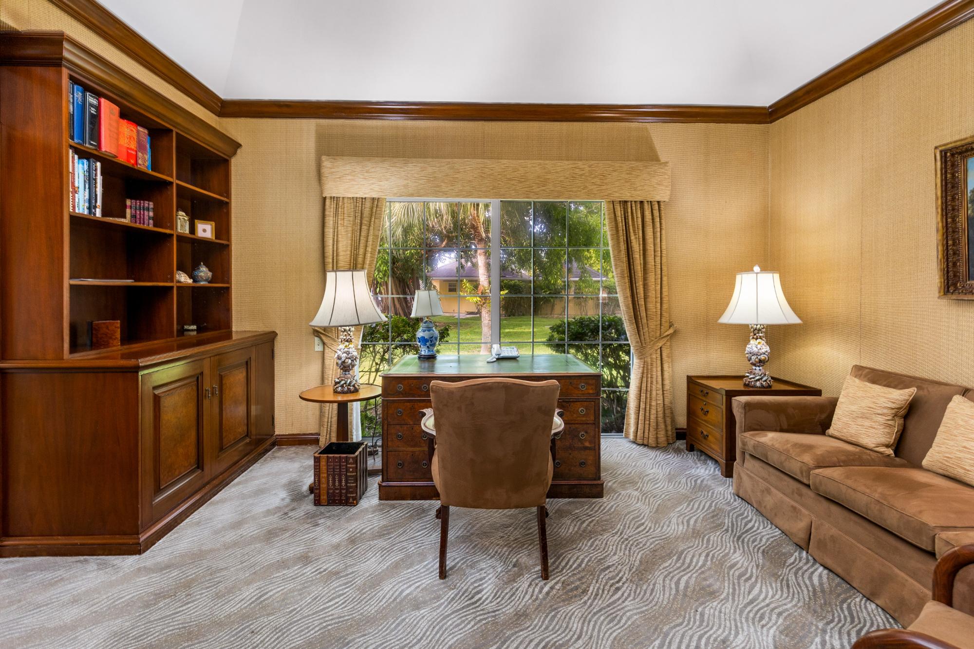 EDGEWATER, LYFORD CAY DR Unit: Oakes