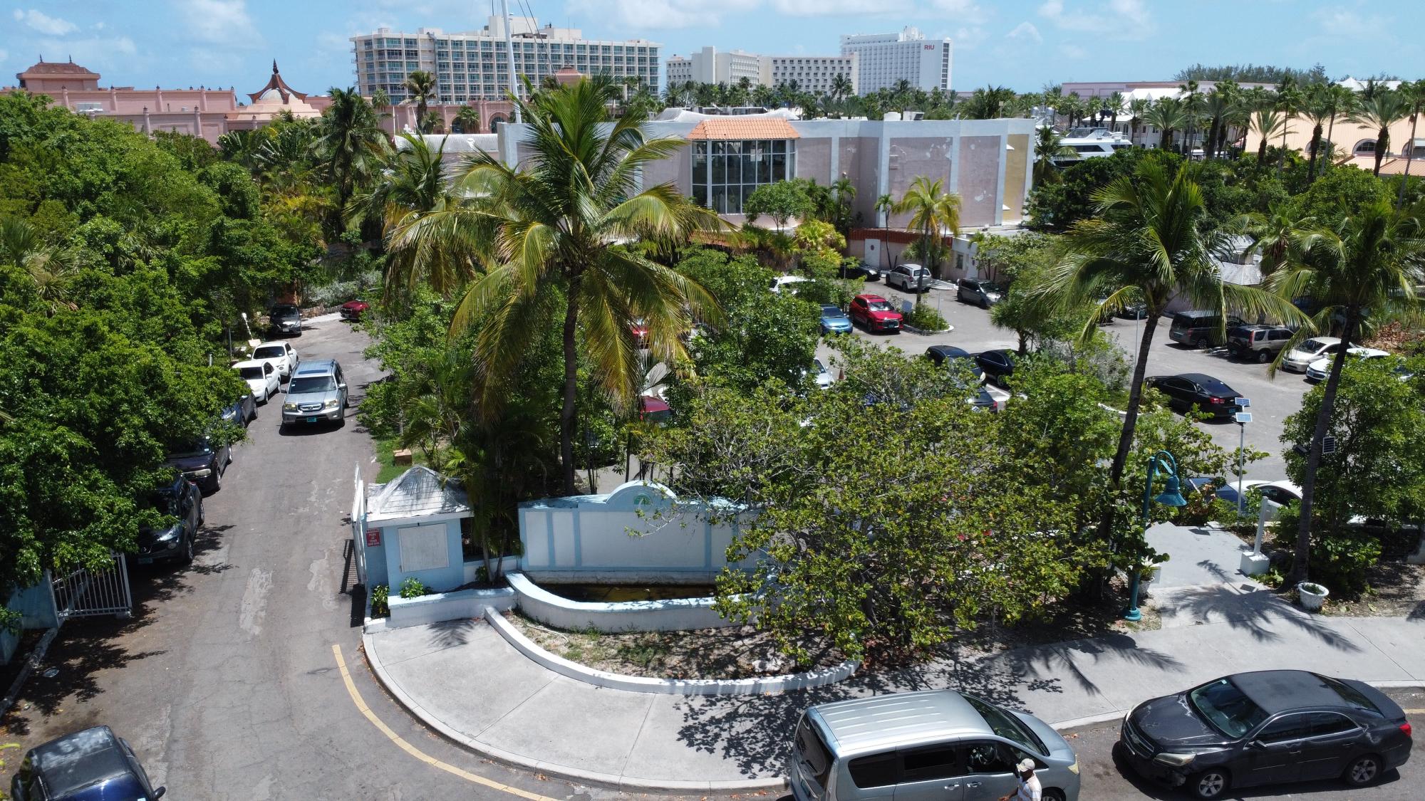 PARADISE ISLAND RESORT