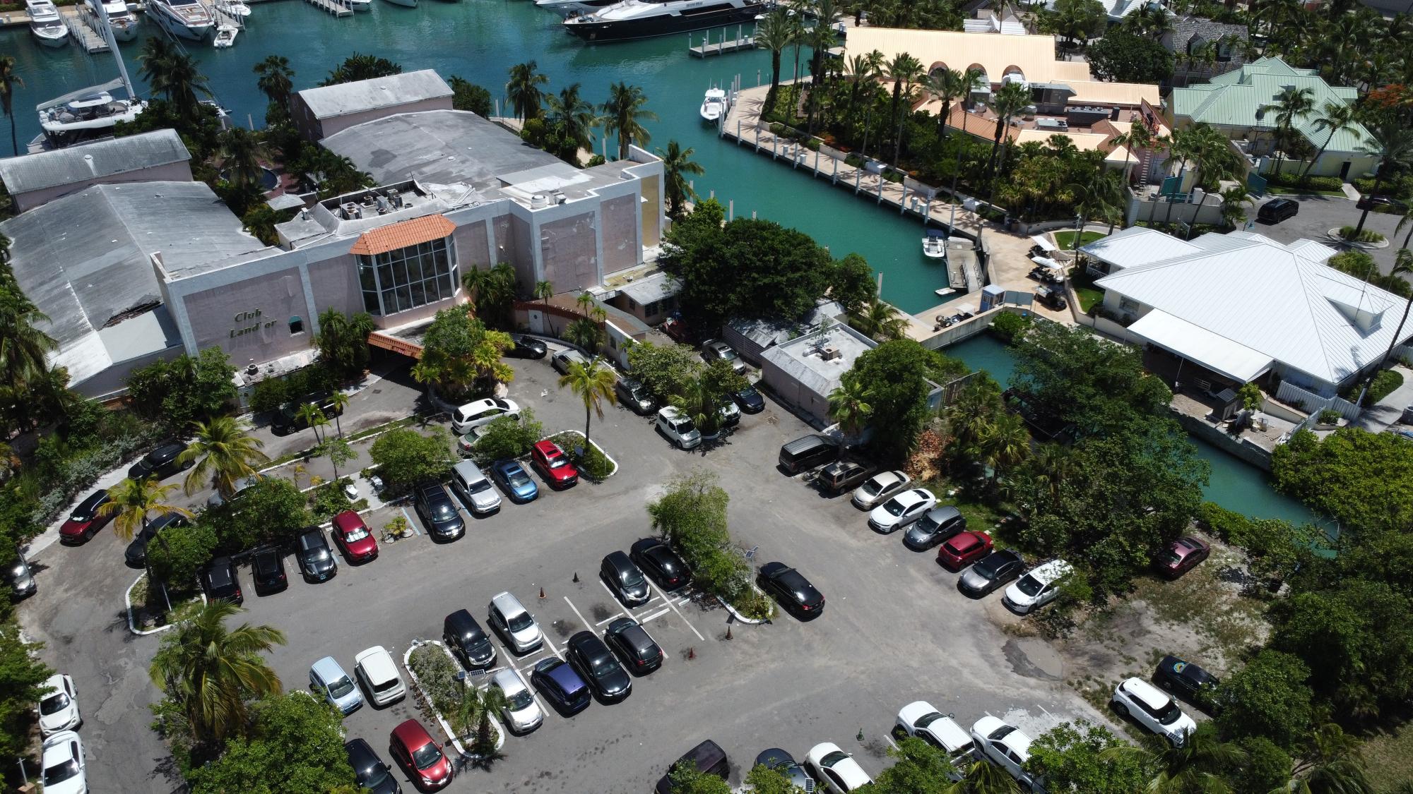 PARADISE ISLAND RESORT