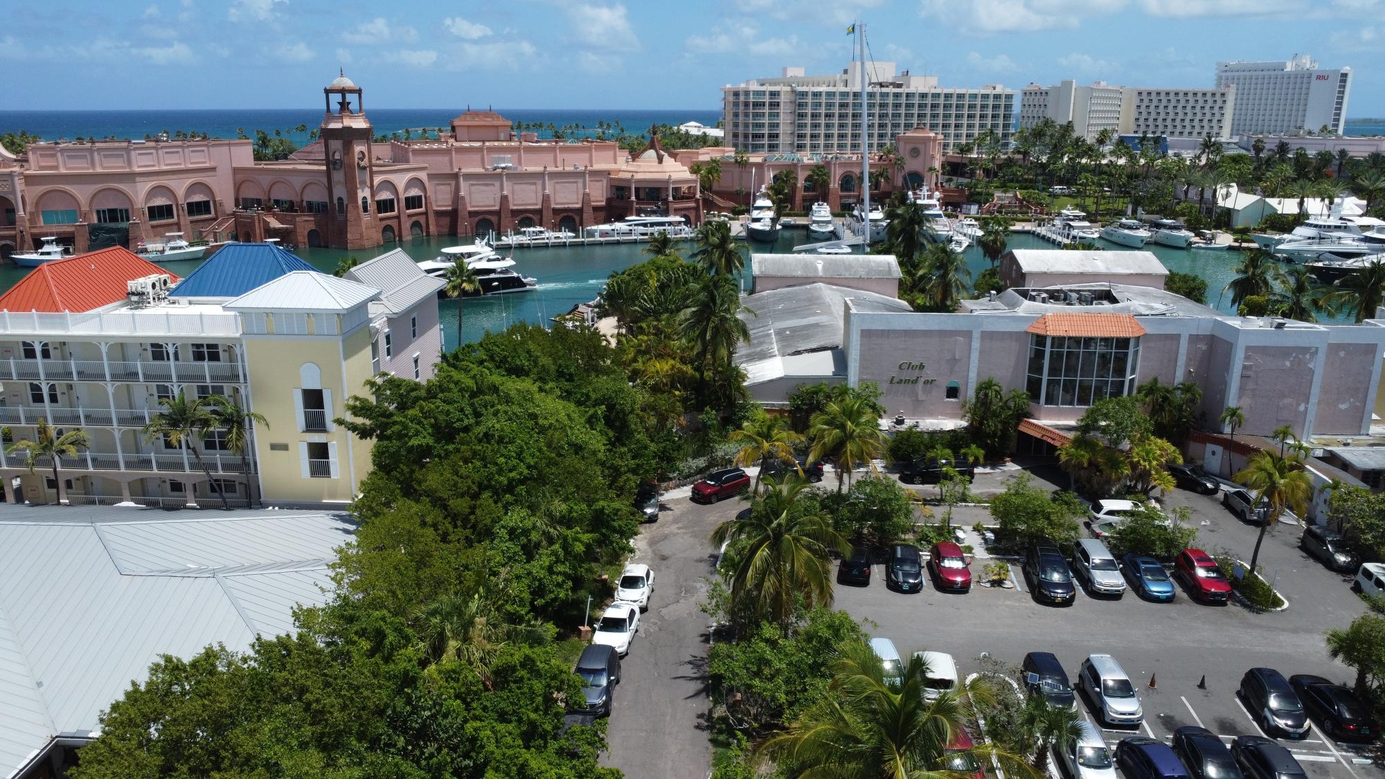 PARADISE ISLAND RESORT