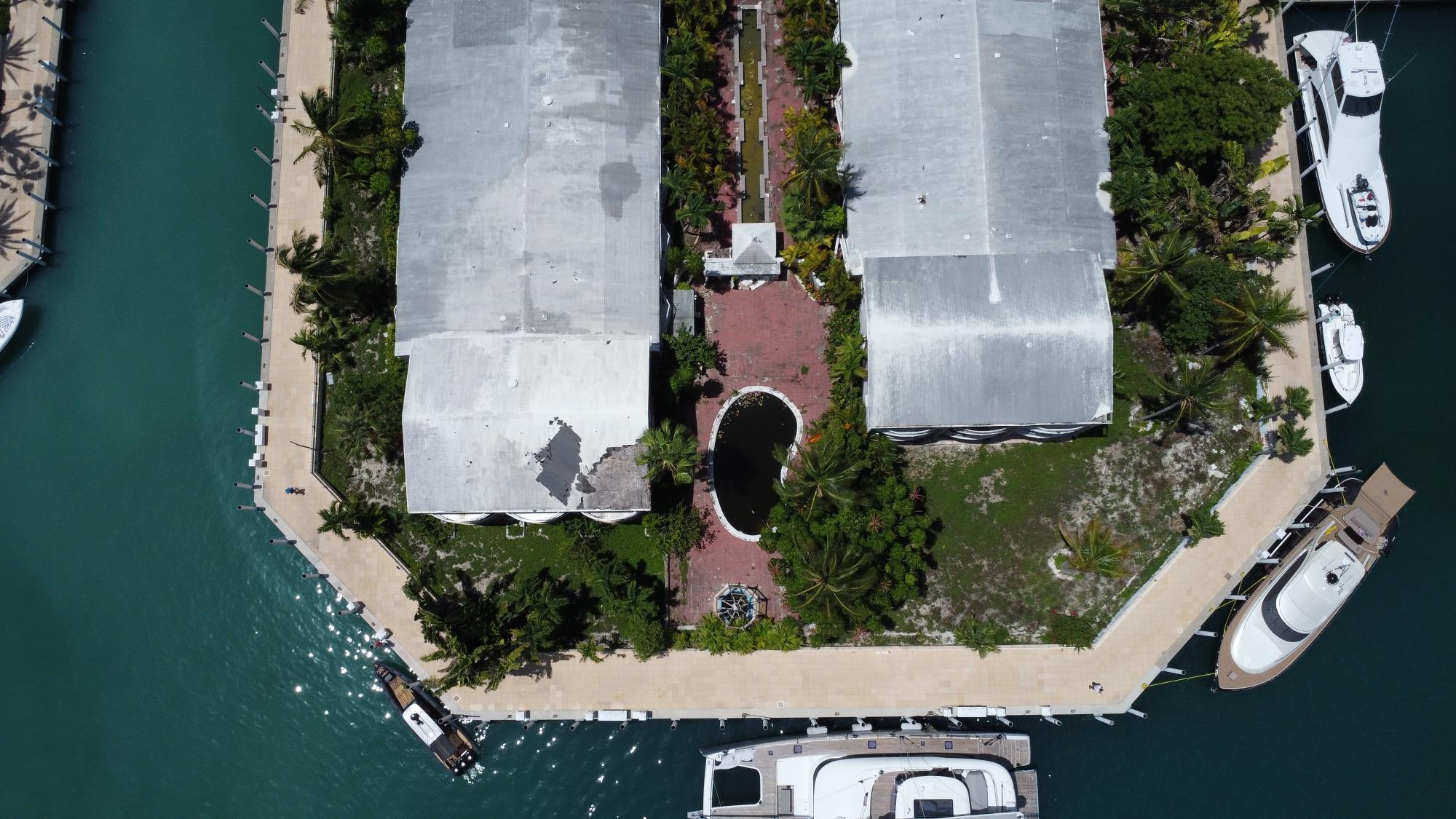 PARADISE ISLAND RESORT