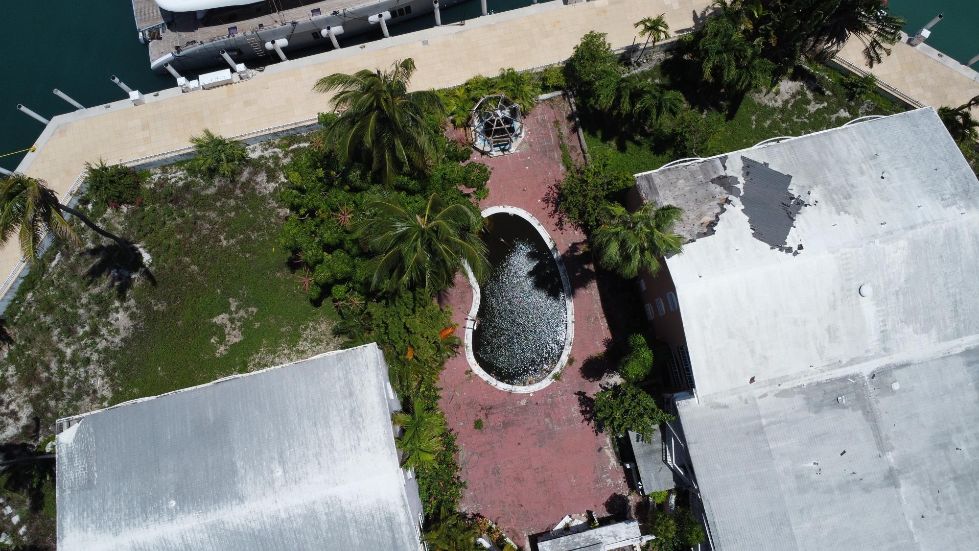 PARADISE ISLAND RESORT
