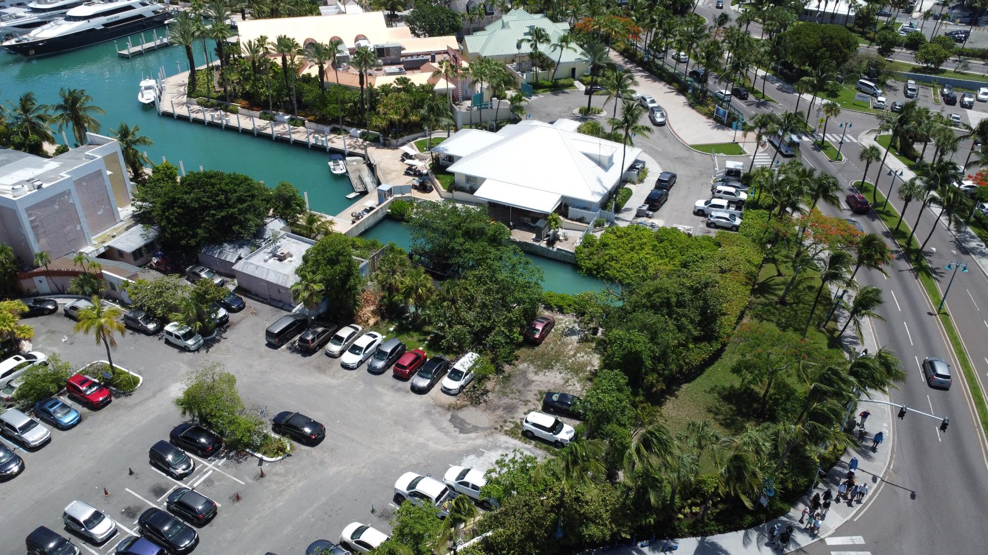 PARADISE ISLAND RESORT